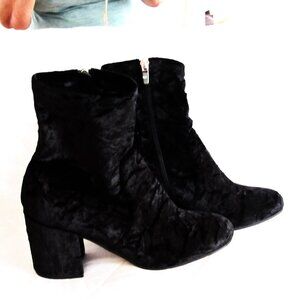 Marc Fisher Ileesia crushed velvet block heel size 8M stretch black ankle boots